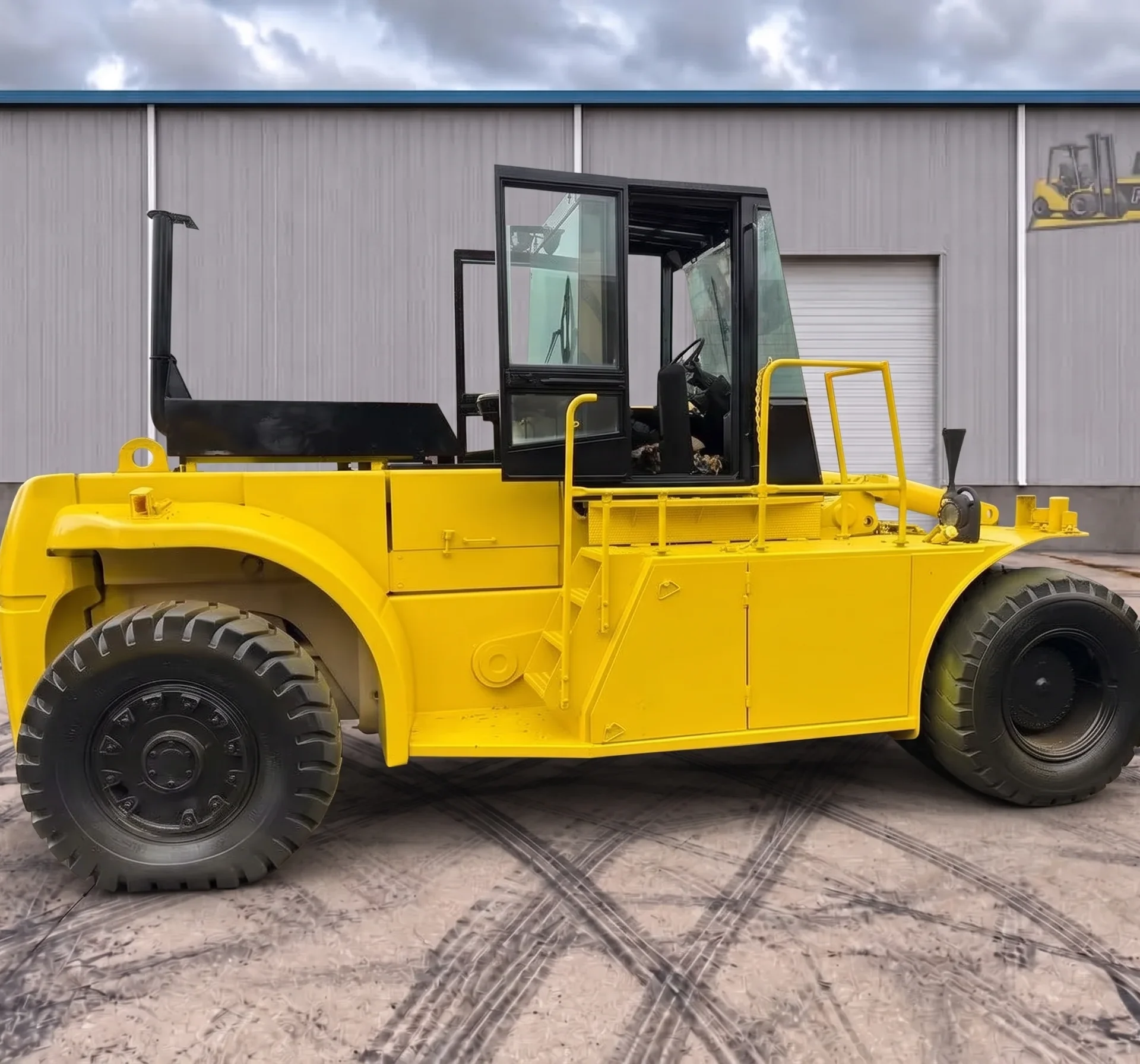 Hyster H550F 55,000# Capacity