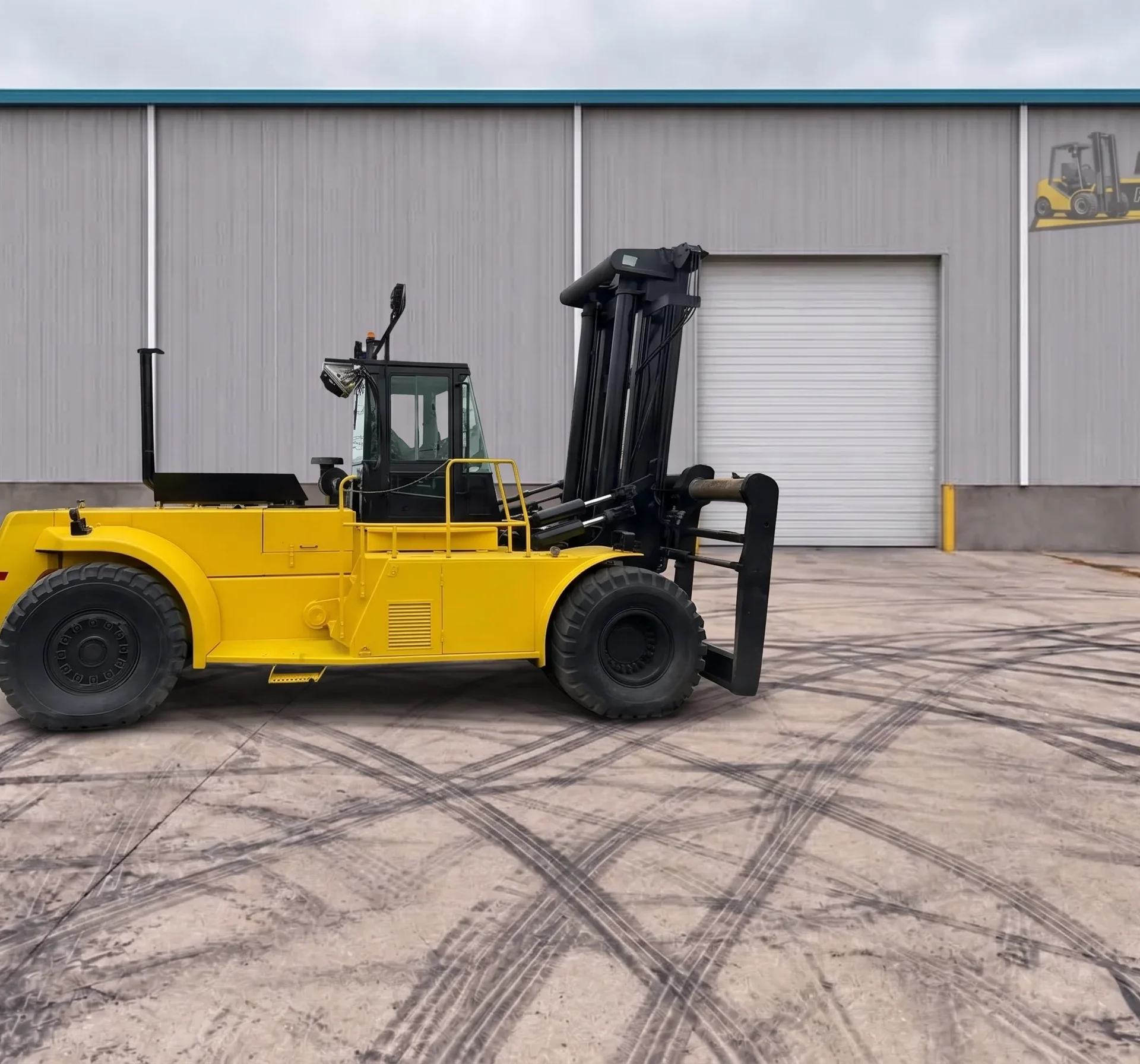 Hyster H700HD 70,000# Capacity