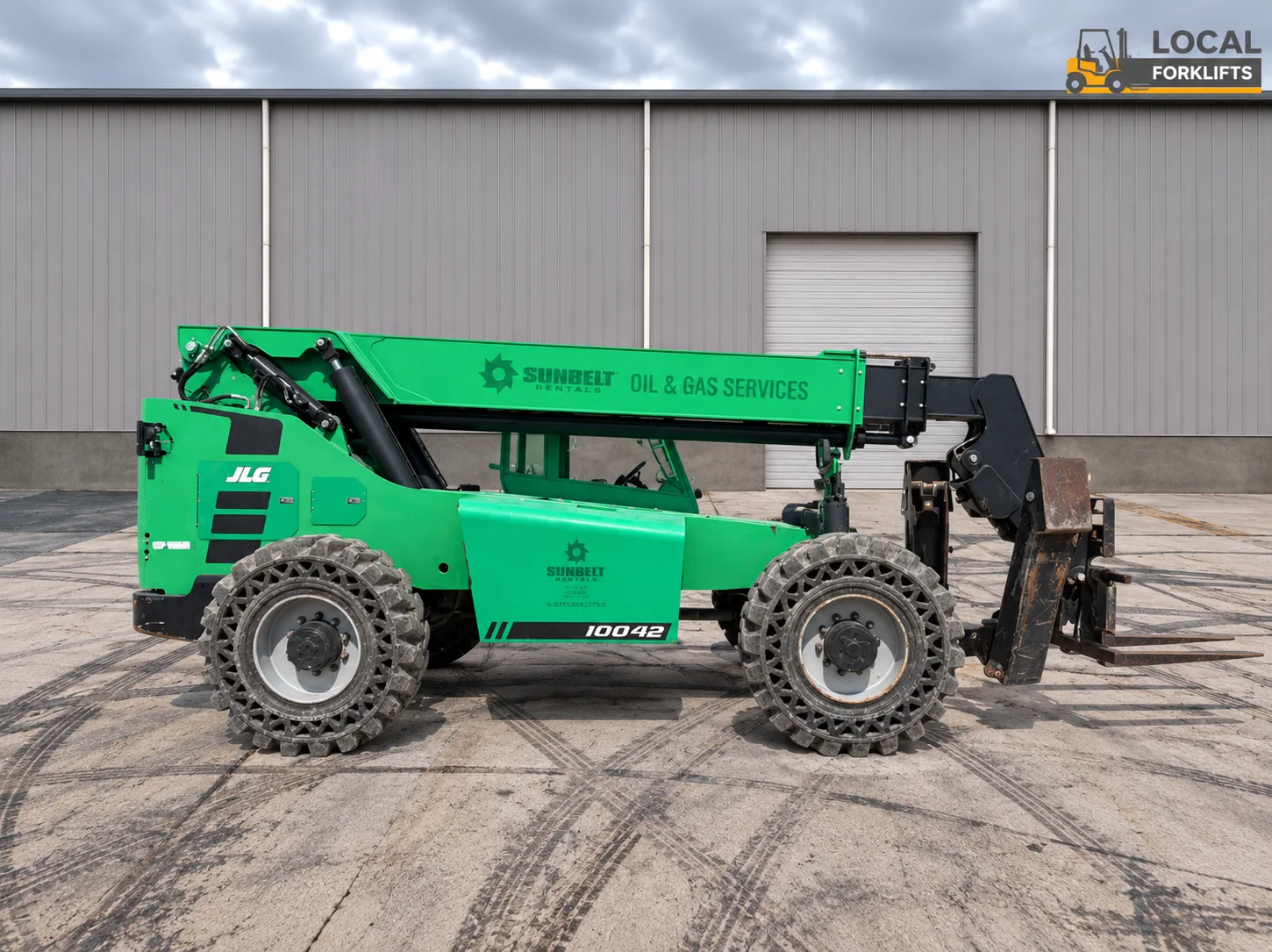 2017 Skytrak 10042 10,000# Only 3700 Hours