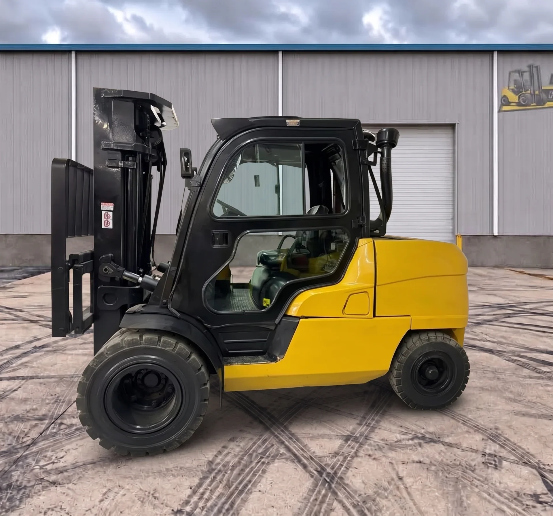 2017 Caterpillar DP55N1 12,000#
