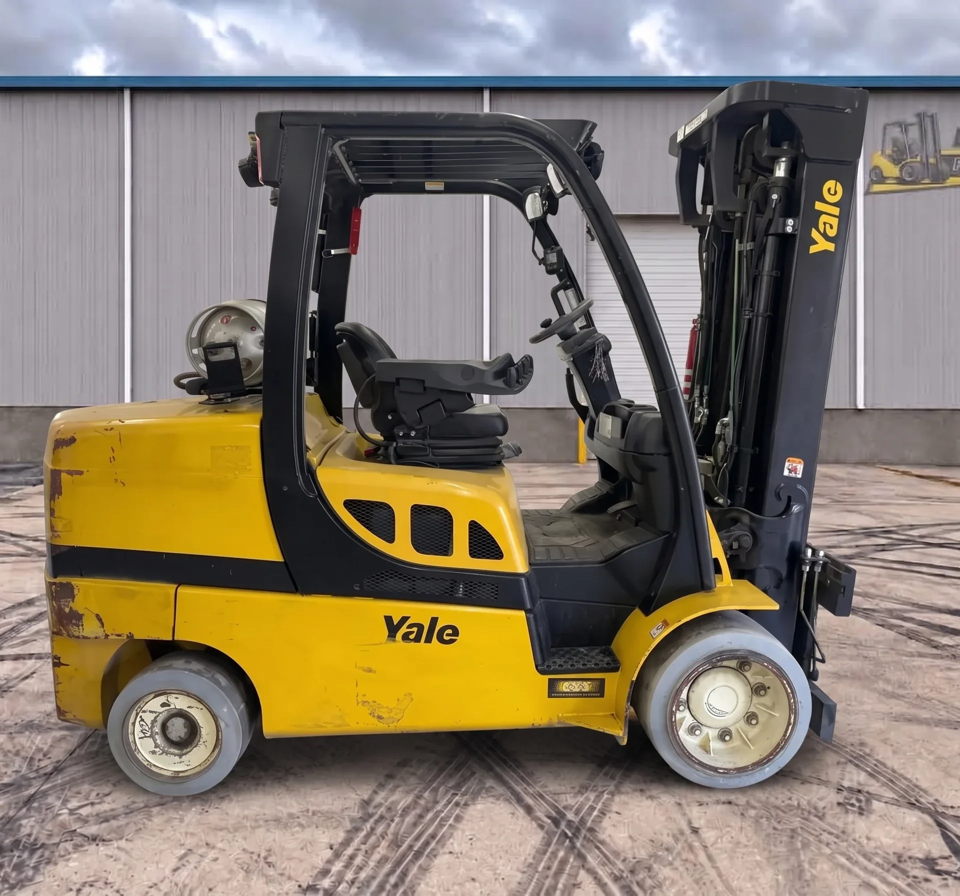 2017 Yale GLC120VX 12,000#